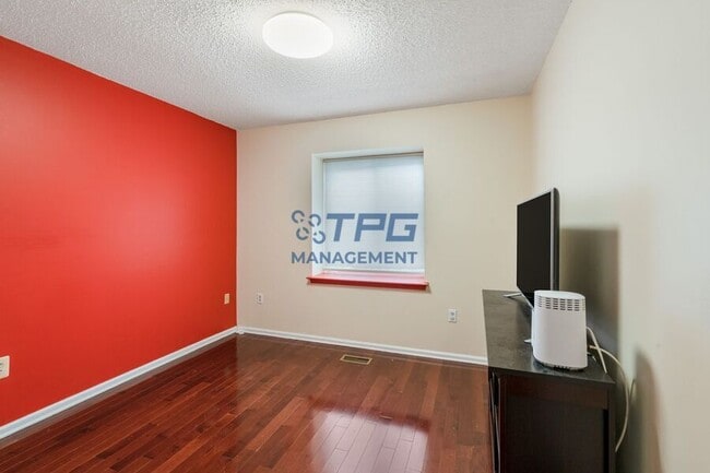 Building Photo - 26 Catherine Ct