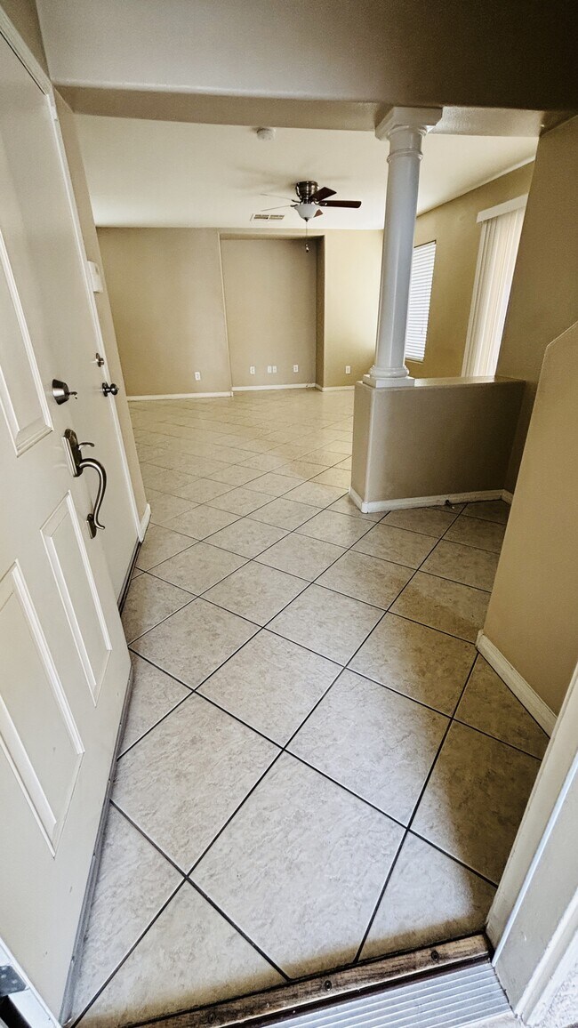 Building Photo - 7308 Laburnum St