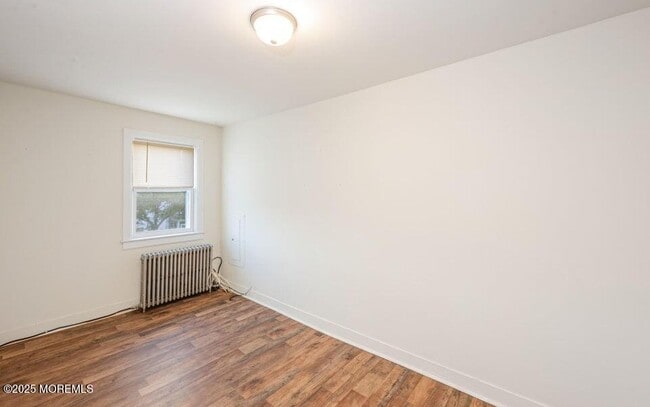 Building Photo - 215 S Pine Ave