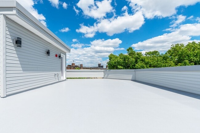 Building Photo - Brand New 2 Bedroom Apartment in Modern Bu...