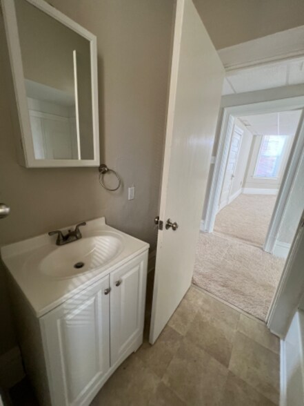 Building Photo - 730 California Ave