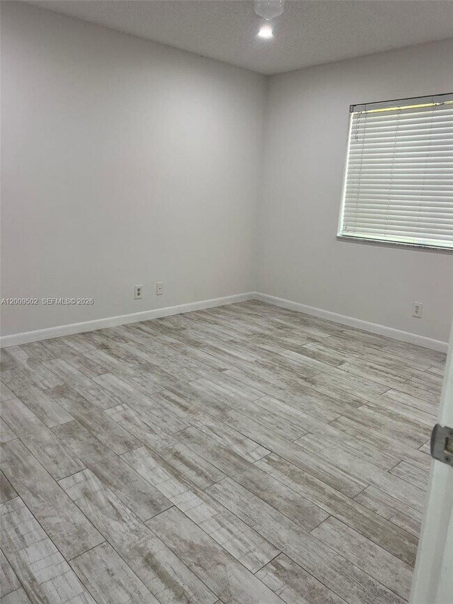 Building Photo - 9203 SW 138th Pl