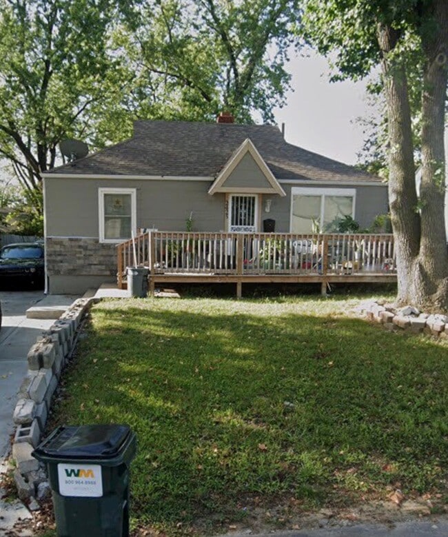 Building Photo - 2425 Greeley Ave