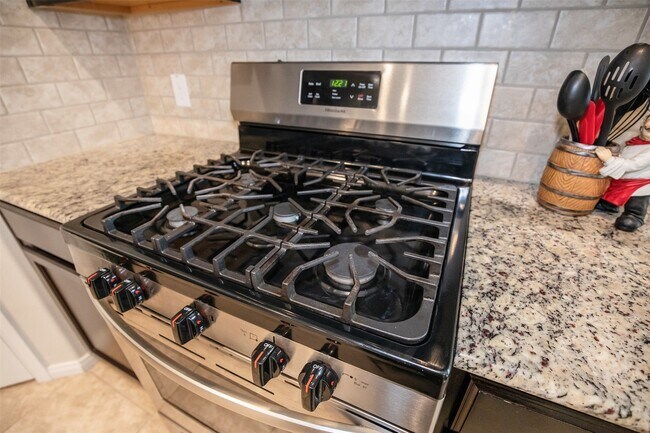 Building Photo - 1634 Analy Ct