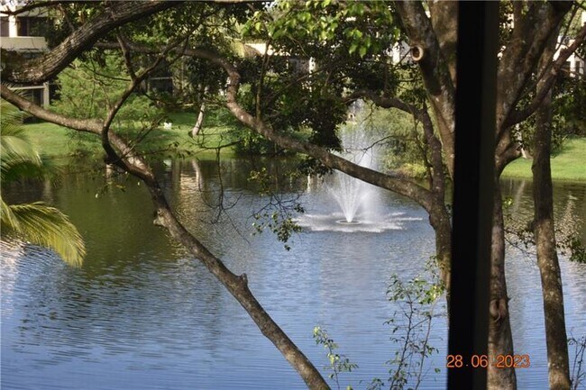 Building Photo - 2930 SW 87th Terrace