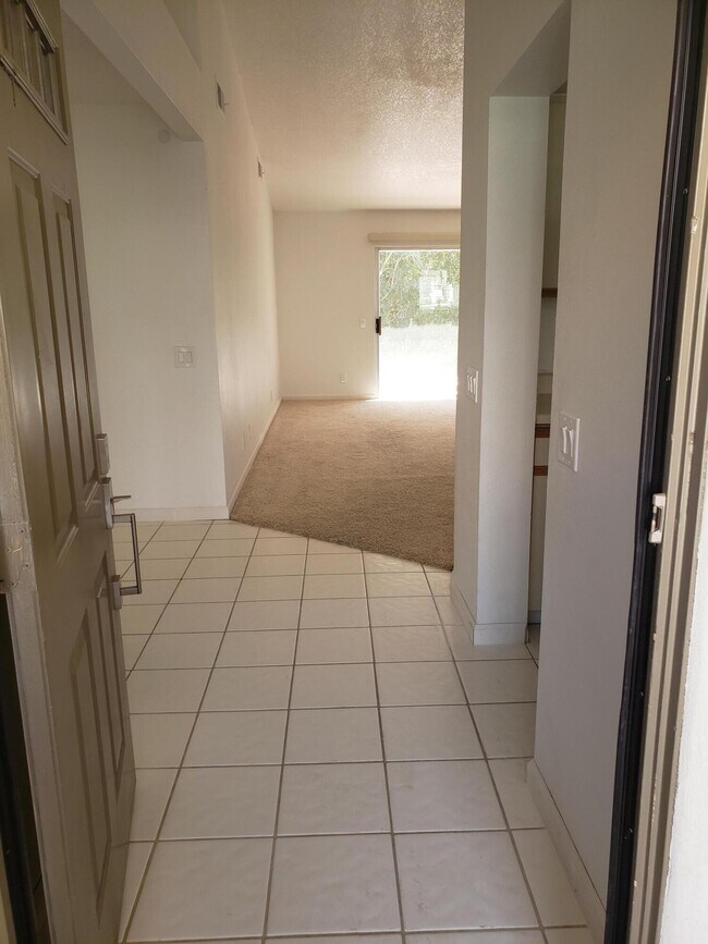 Building Photo - 136 Desert Falls Dr E