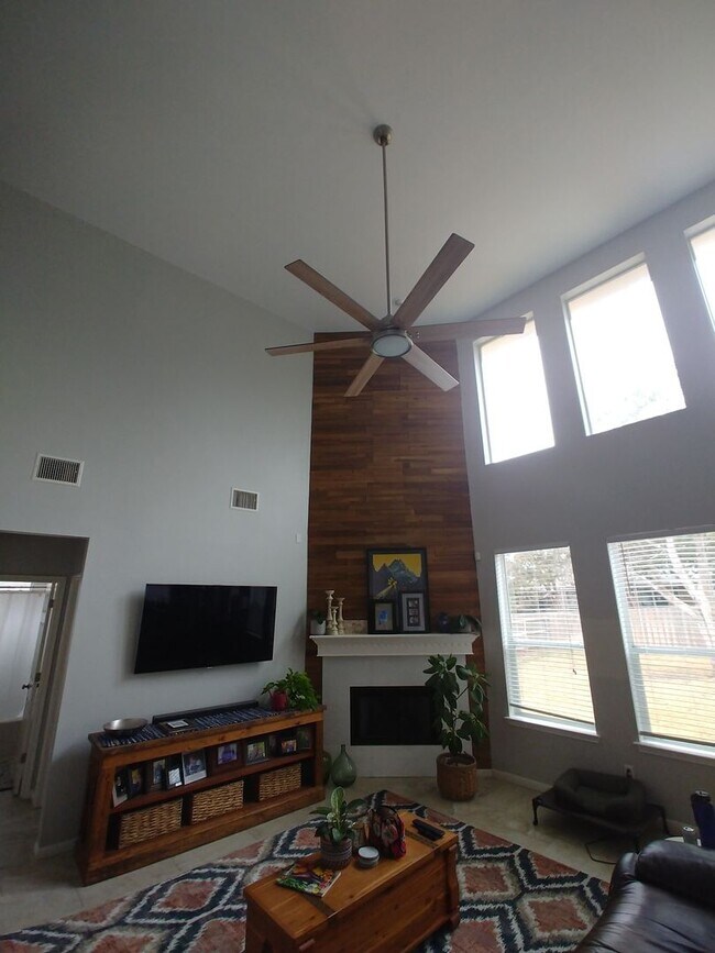 Building Photo - 13027 5 Brooks