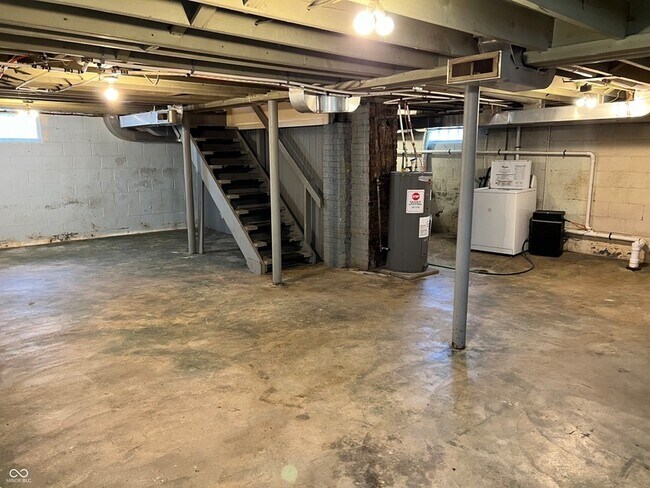 Building Photo - 1328 Wallace Ave