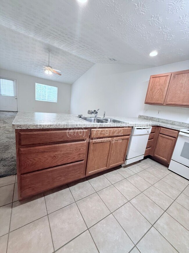 Building Photo - 4019 Hidden Hollow Dr