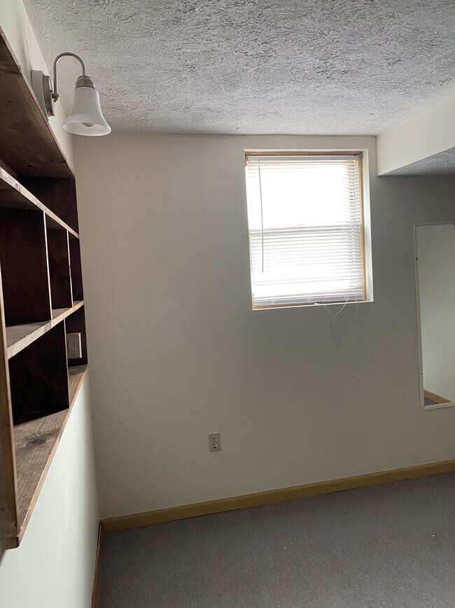 Building Photo - 14706 Harvey Oaks Ave