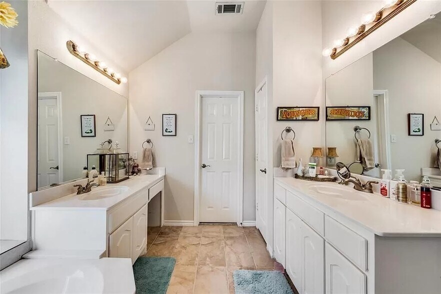 Building Photo - 7112 Brekenridge Dr