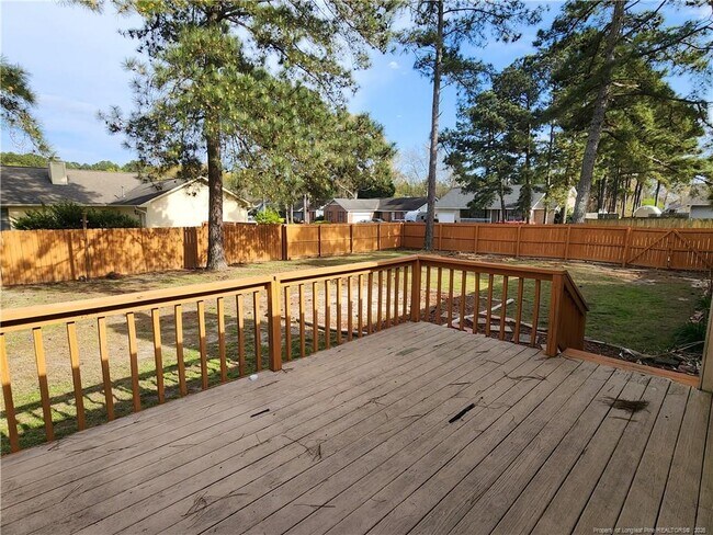 Building Photo - 909 Flintwood Rd