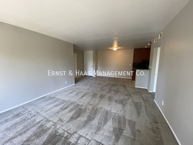 Building Photo - 576 N Bellflower Blvd