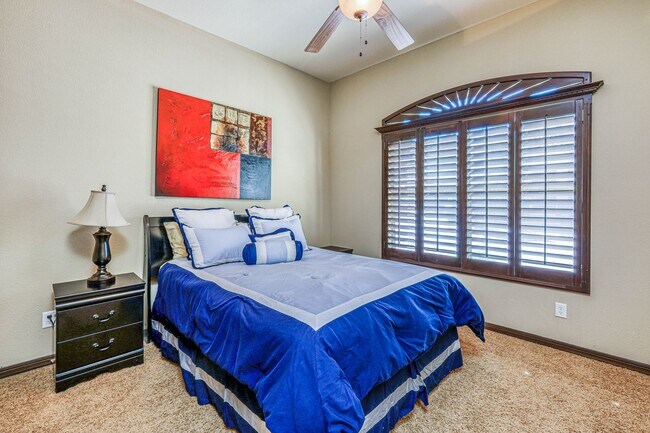 Building Photo - Westside area for Short Term Rental (Compl...