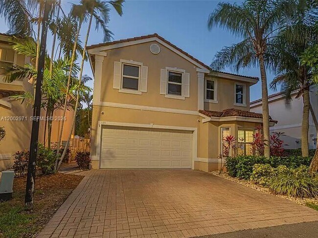 Building Photo - 1135 W Lake St