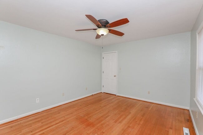 Building Photo - Elizabeth Lake Estates