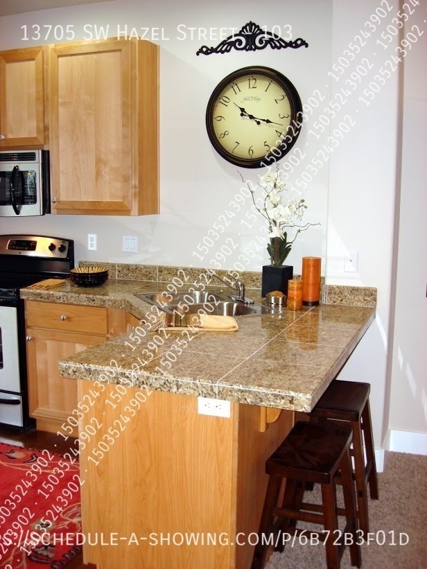 Building Photo - 13705 SW Hazel St