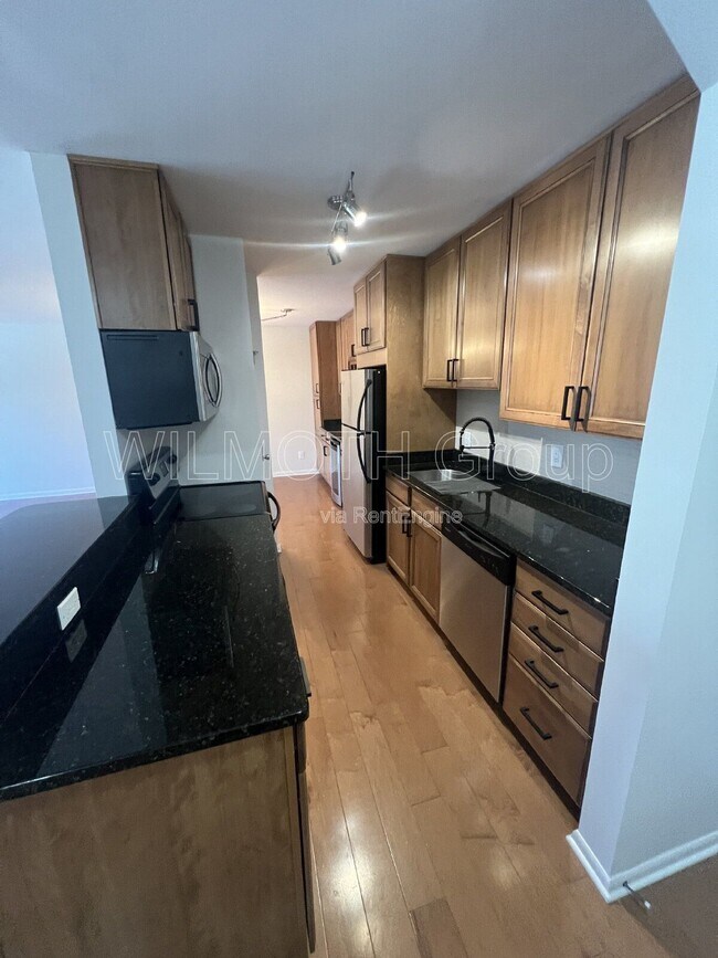 Building Photo - 3965 N Meridian St