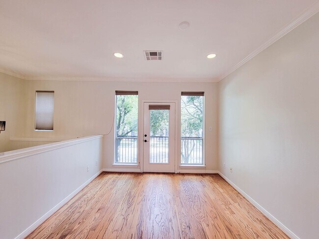 Building Photo - Beautiful Home with a Smart, Functional Fl...