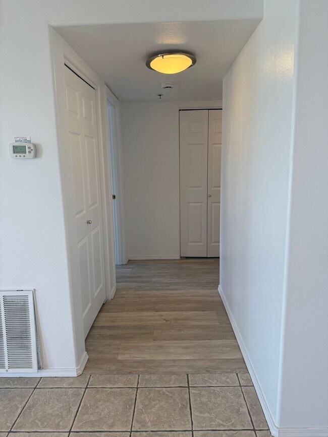 Building Photo - Condo