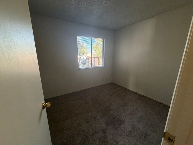 Building Photo - 612 Wigeon Way