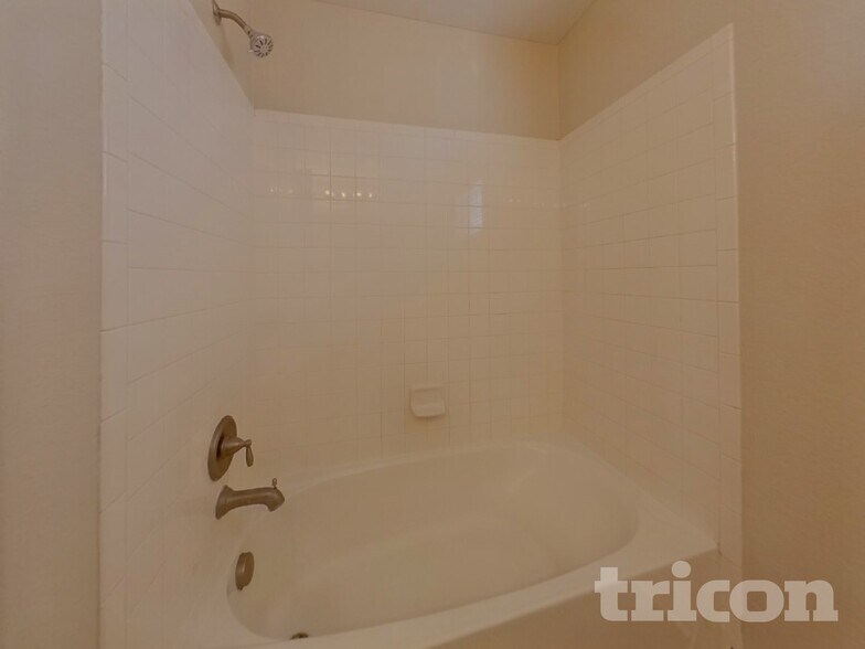 Building Photo - 12742 E 106th Ave