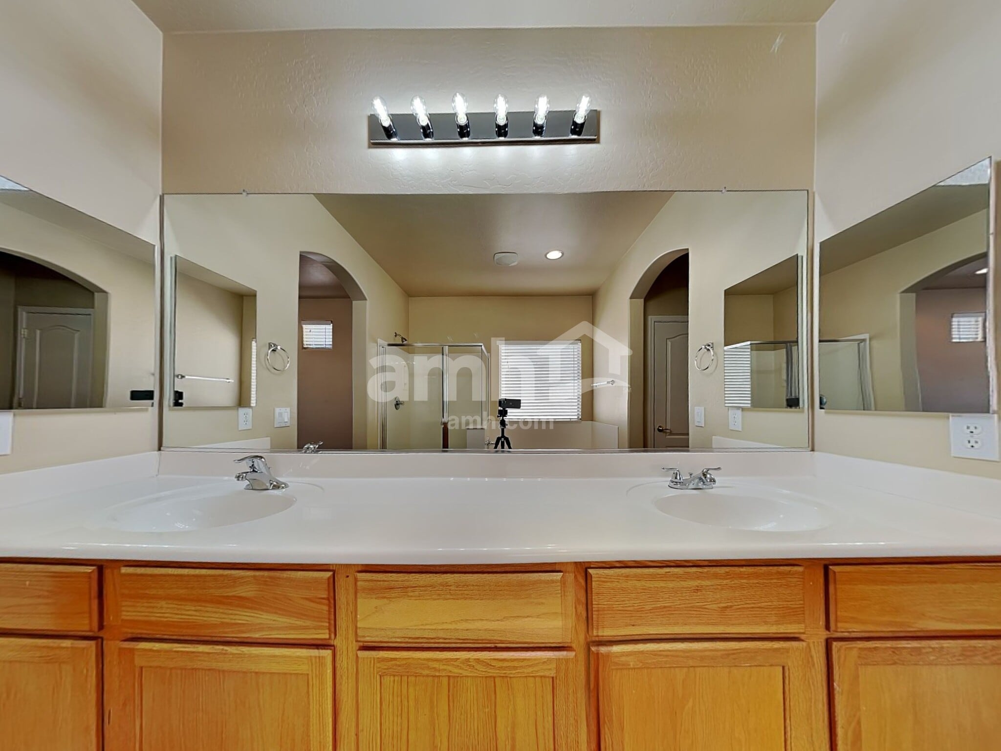 Building Photo - 683 S 221st Dr