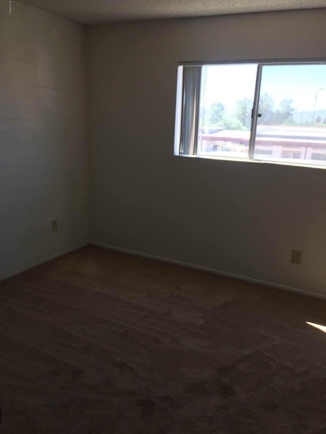 Building Photo - 1337 E Fort Lowell Rd