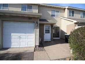 Building Photo - 13230 Meadowood Trail