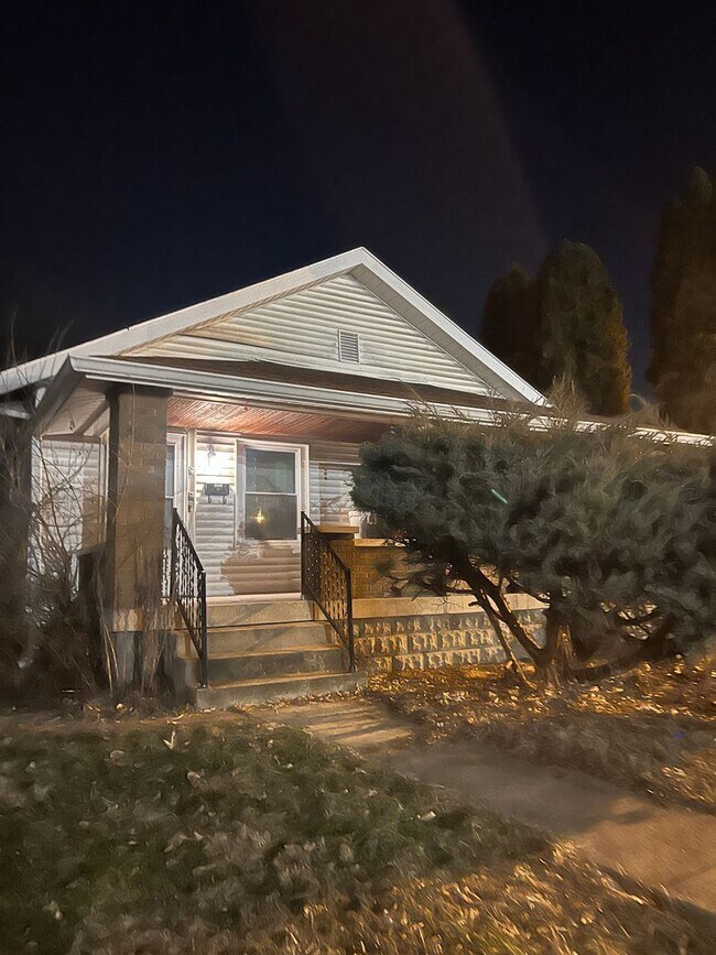 Building Photo - 1028 N Olney St
