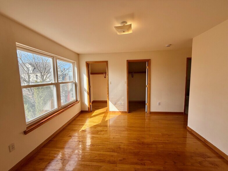 Building Photo - 725 Jersey St