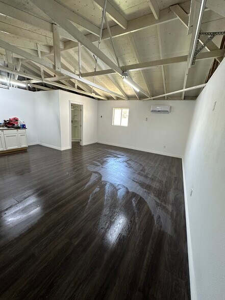 Building Photo - 5224 W Avenue L4