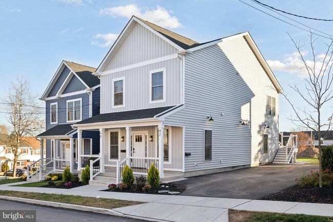 Building Photo - 40 Evergreen Ln