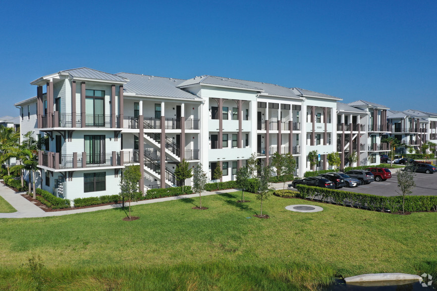 Primary Photo - Pines Garden at City Center