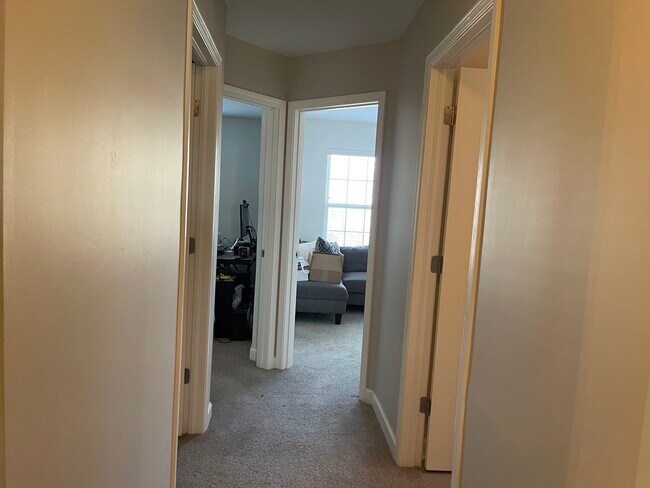 Building Photo - 3252 Cool Springs Ct