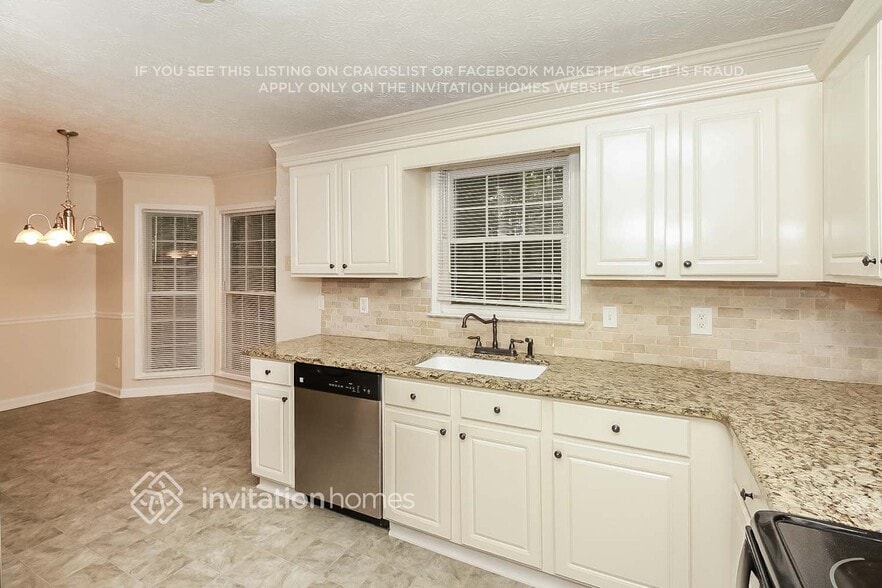 Building Photo - 223 Manchester Dr