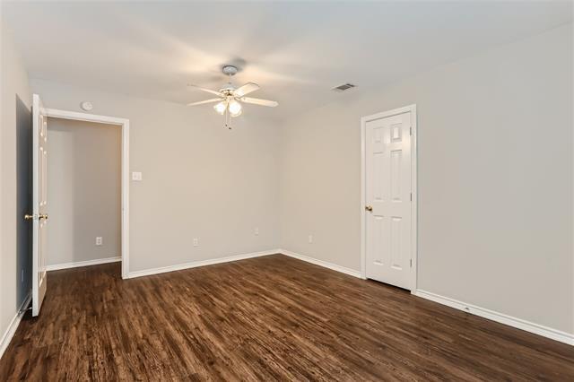 Building Photo - 704 Ashbrook Dr