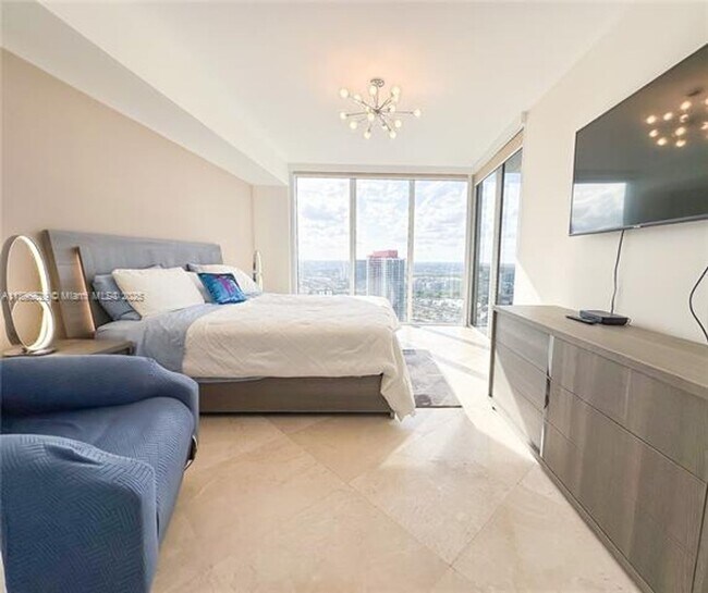 Building Photo - 1850 S Ocean Dr