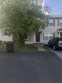 Building Photo - 817 Cove Ct