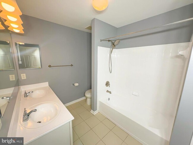 Building Photo - 1632 Briarview Ct