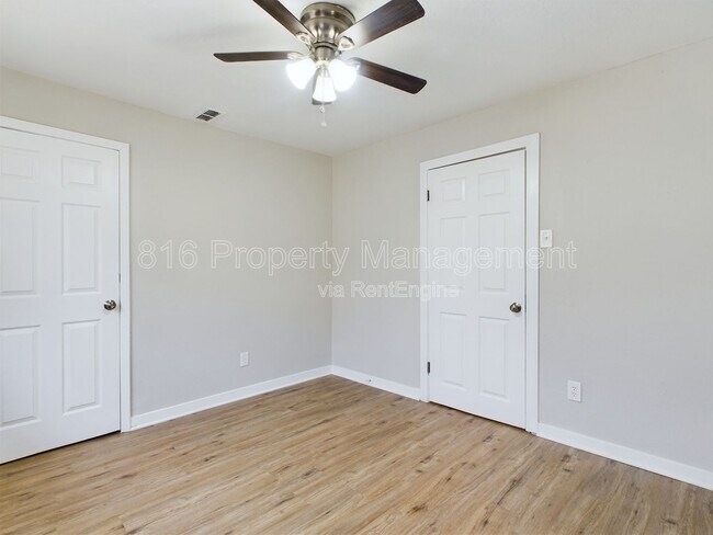 Building Photo - 5218 Highland Ave