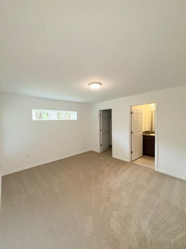 Building Photo - 125 Seattle Trail