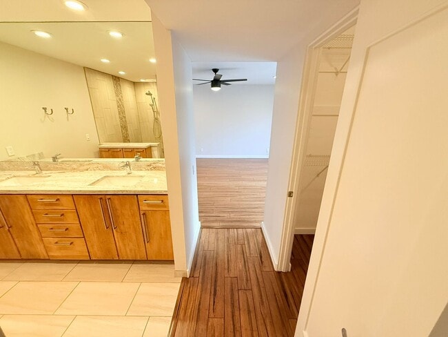 Building Photo - Beautifully Remodeled Condo in Saddlerock Estates