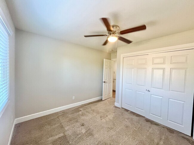Building Photo - 17190 Tam O Shanter Dr