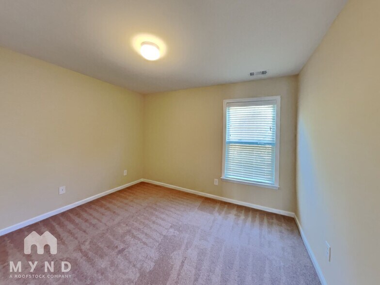 Building Photo - 1313 Stone Bay Dr SW