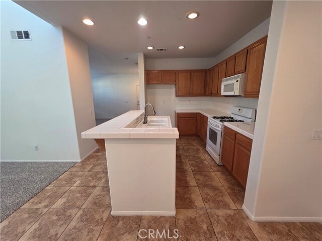 Building Photo - 2035 E Harvard Privado