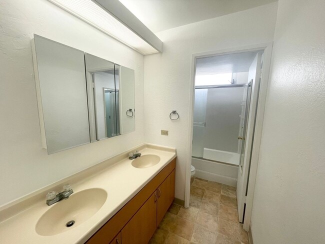 Building Photo - 98-410-410 Koauka Loop