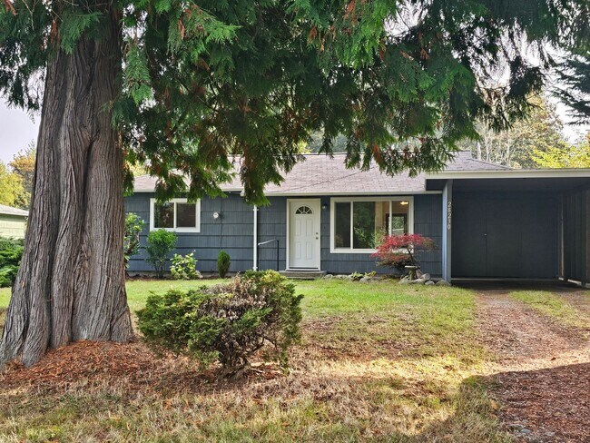 Building Photo - West hill Auburn - Darling 3 bed 1 bath ra...