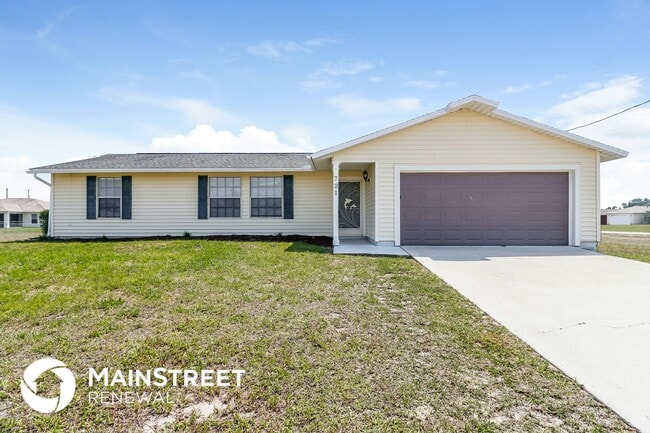 Building Photo - 721 NW Douglas Cir