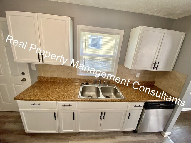 Building Photo - $500 off 1st Months Rent on 3 Bedroom